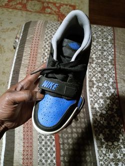 Kids Jordan size 5.5 Y