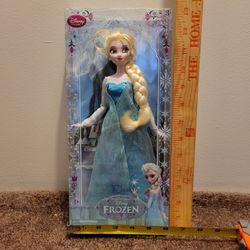 Disney's Frozen The Disney Store Classic Doll Collection 2014 Queen Elsa