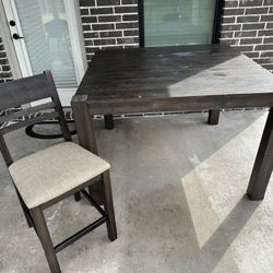 Dining Table With 6 Matching Chairs 