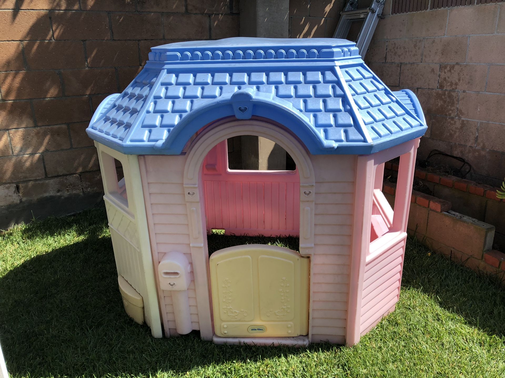 Little Tikes House playhouse cottage