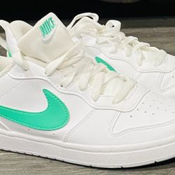 Youth NIKE sneakers size 5.5. Like new 