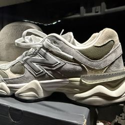 9060 New Balance Size 10