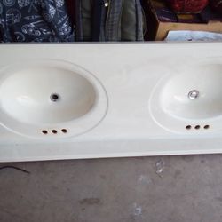Double Sink  ,great Condition 
