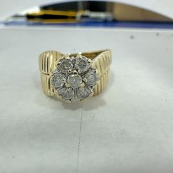 Women's Cluster ring 14kt Yellow Gold