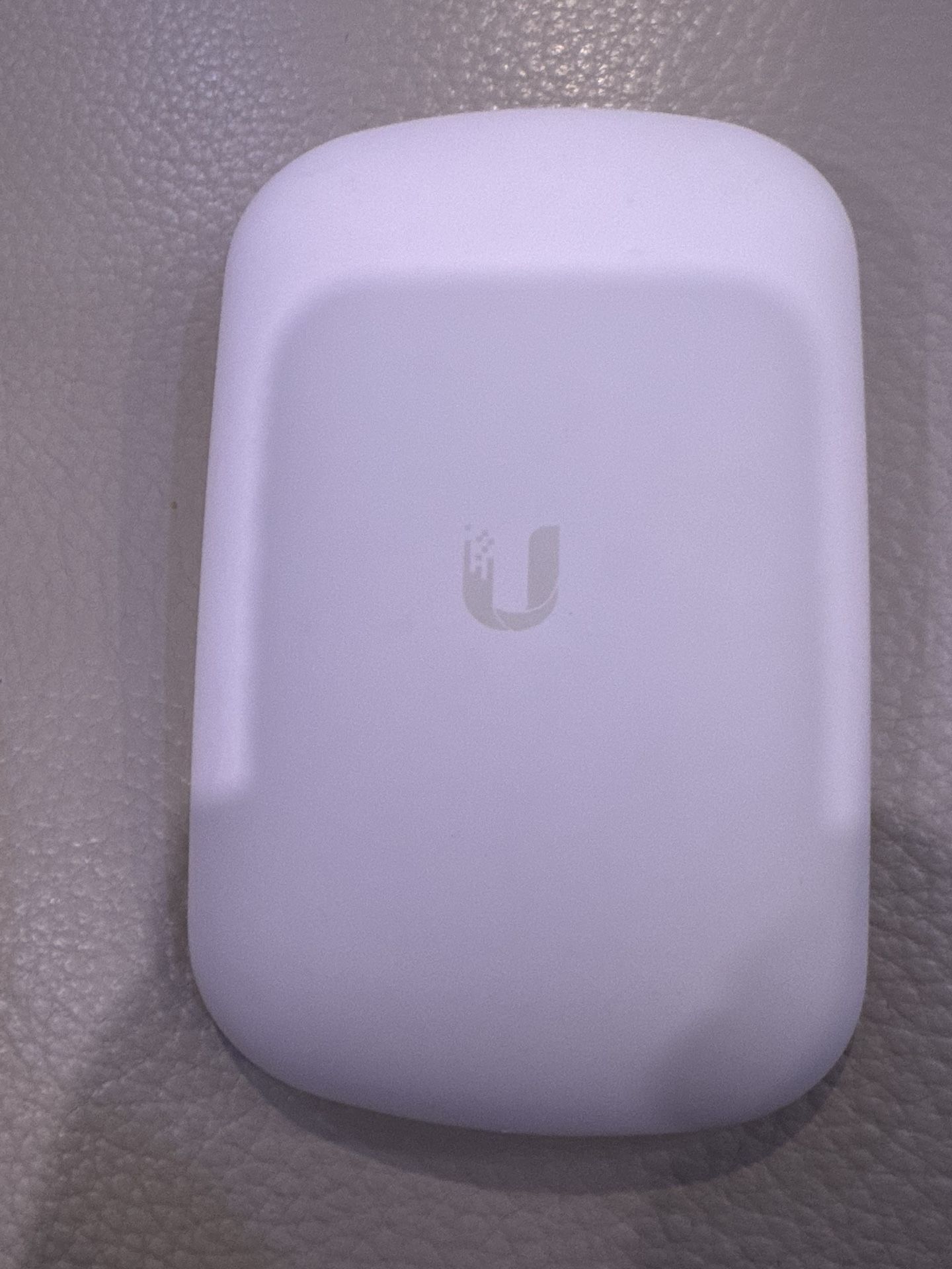 UniFi UAP Beacon HD (Mesh Wi-Fi Extender)