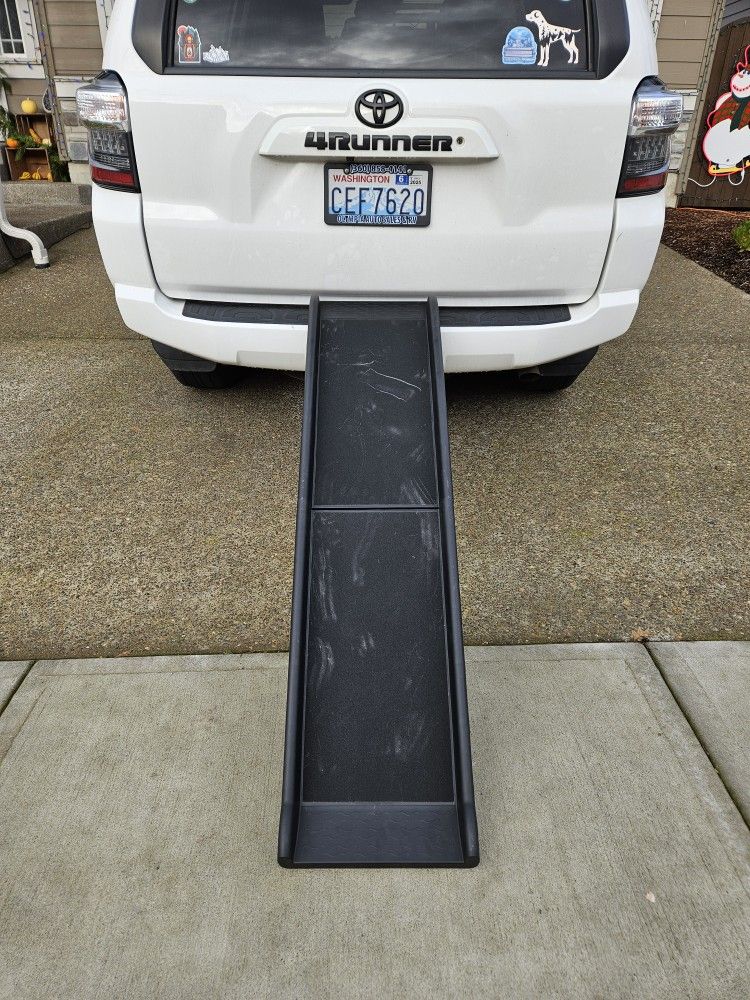 Portable Barely Used Dog Ramp
