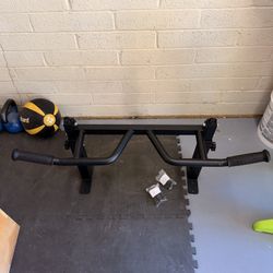 Pull-Up Bar