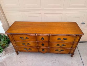 Vintage dresser
