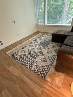 Crate and Barrel (8ft x 10 ft)