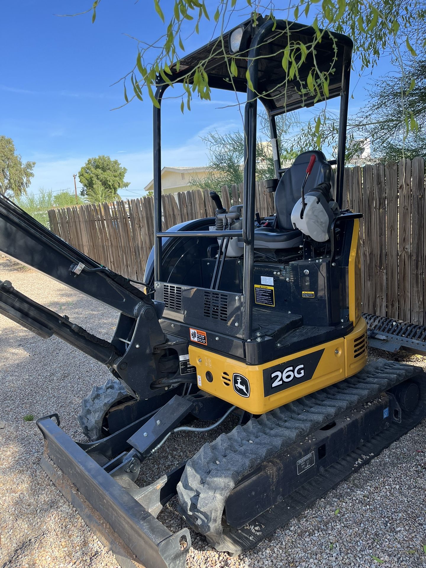 26g John Deere 26g Mini Excavator Like New for Sale in Tucson, AZ - OfferUp