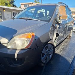2010 Kia Rondo