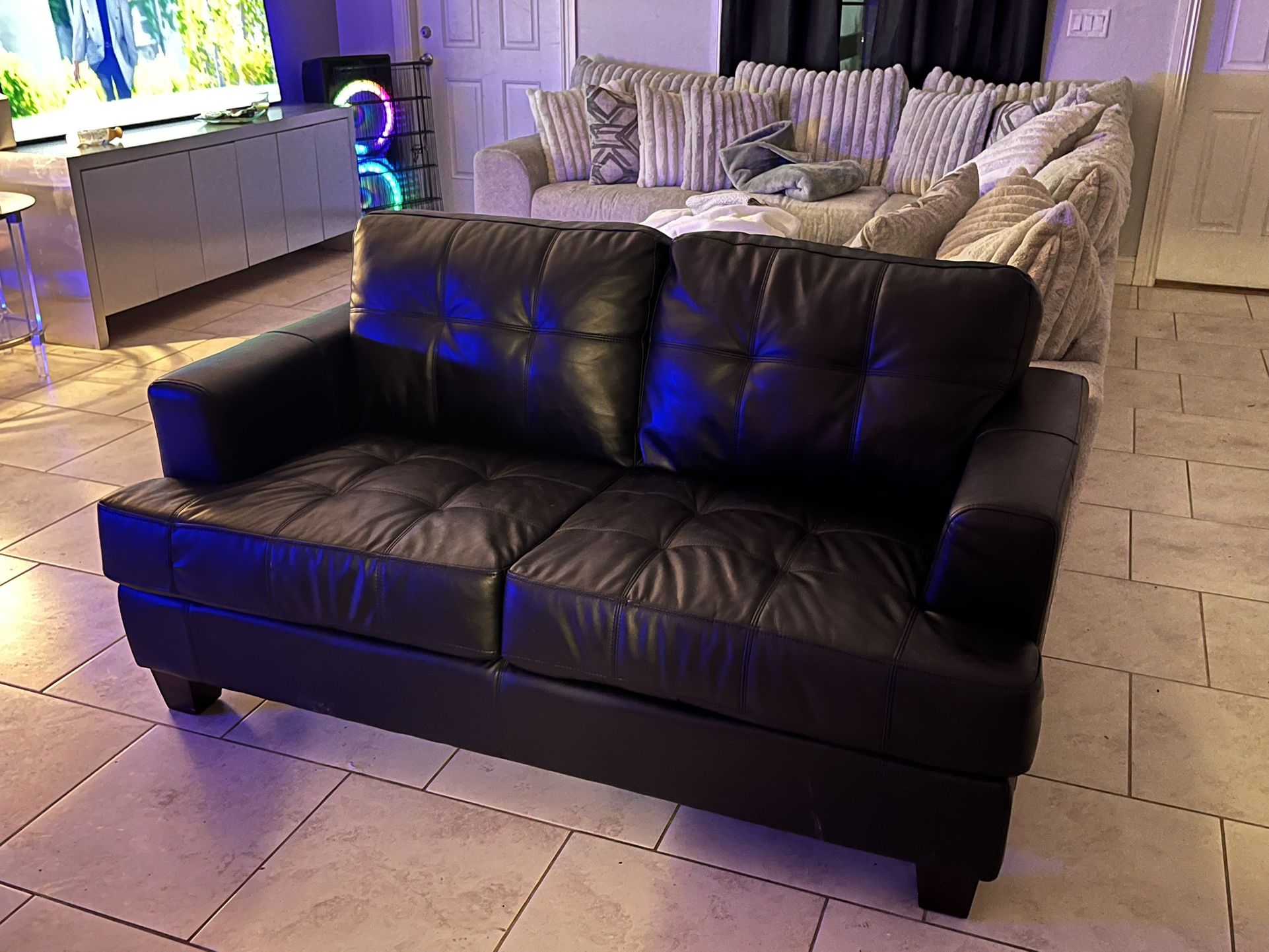 Beautiful Leather Sofa Set