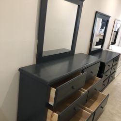 Pinewood Dresser With Mirror 