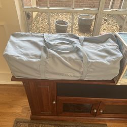 Evenflo baby go Portable Changer And Bassinet 