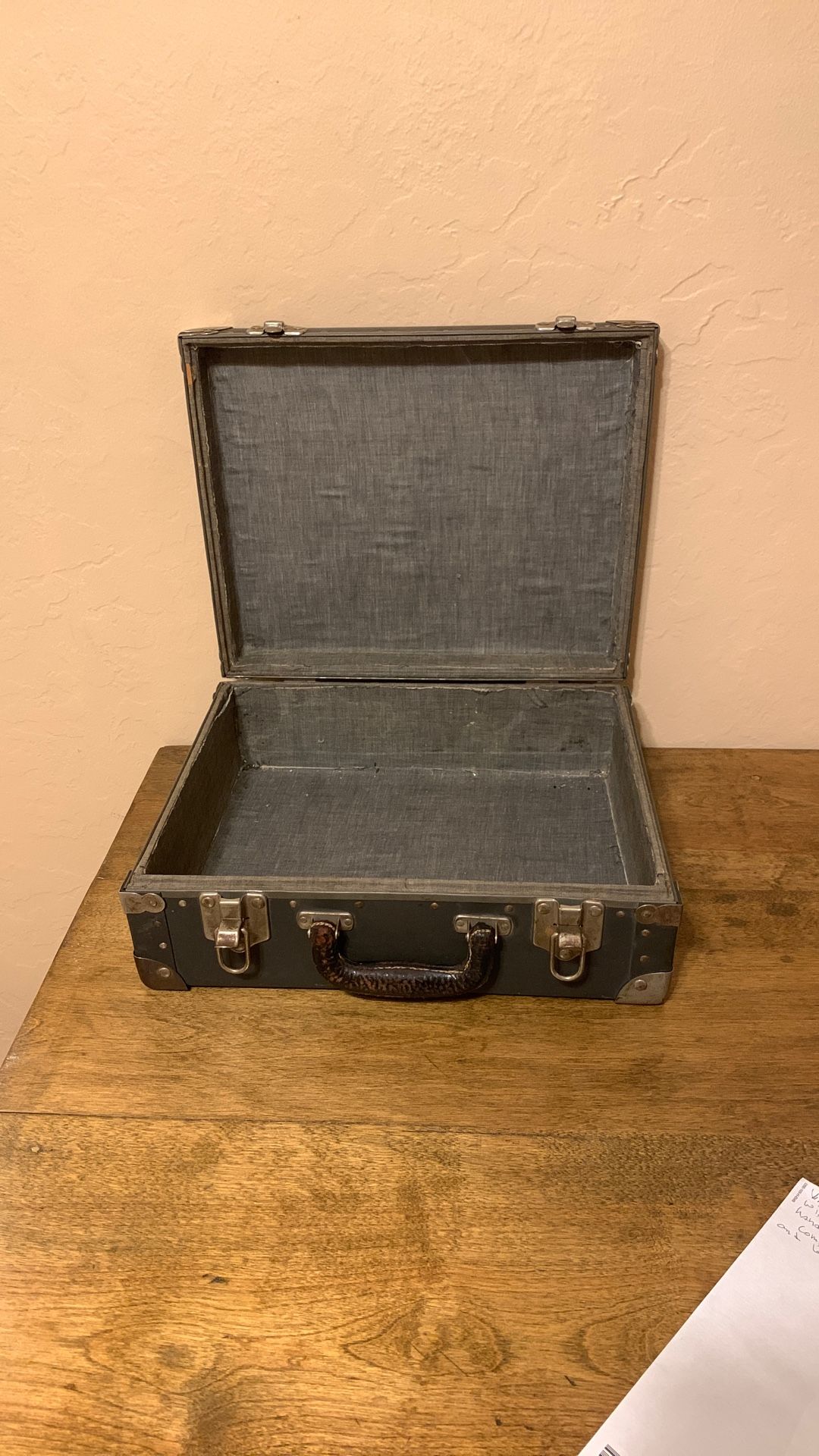 Antique Traveler’s Case. 1920’s. Good