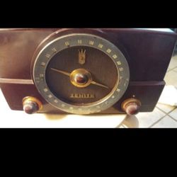 VINTAGE ZENITH RADIO 