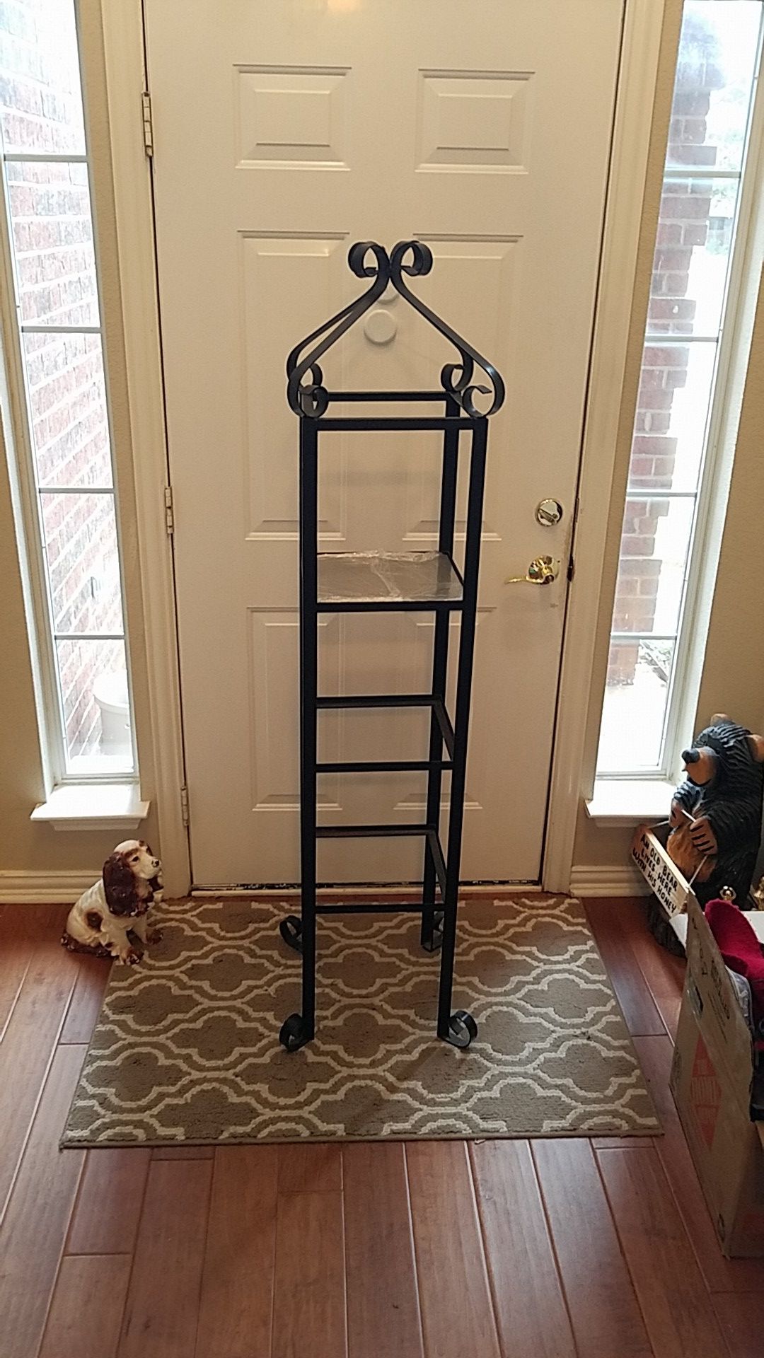 Decorative metal shelf display stand