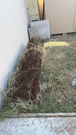 Roll of Rusty Wire Mesh Fencing