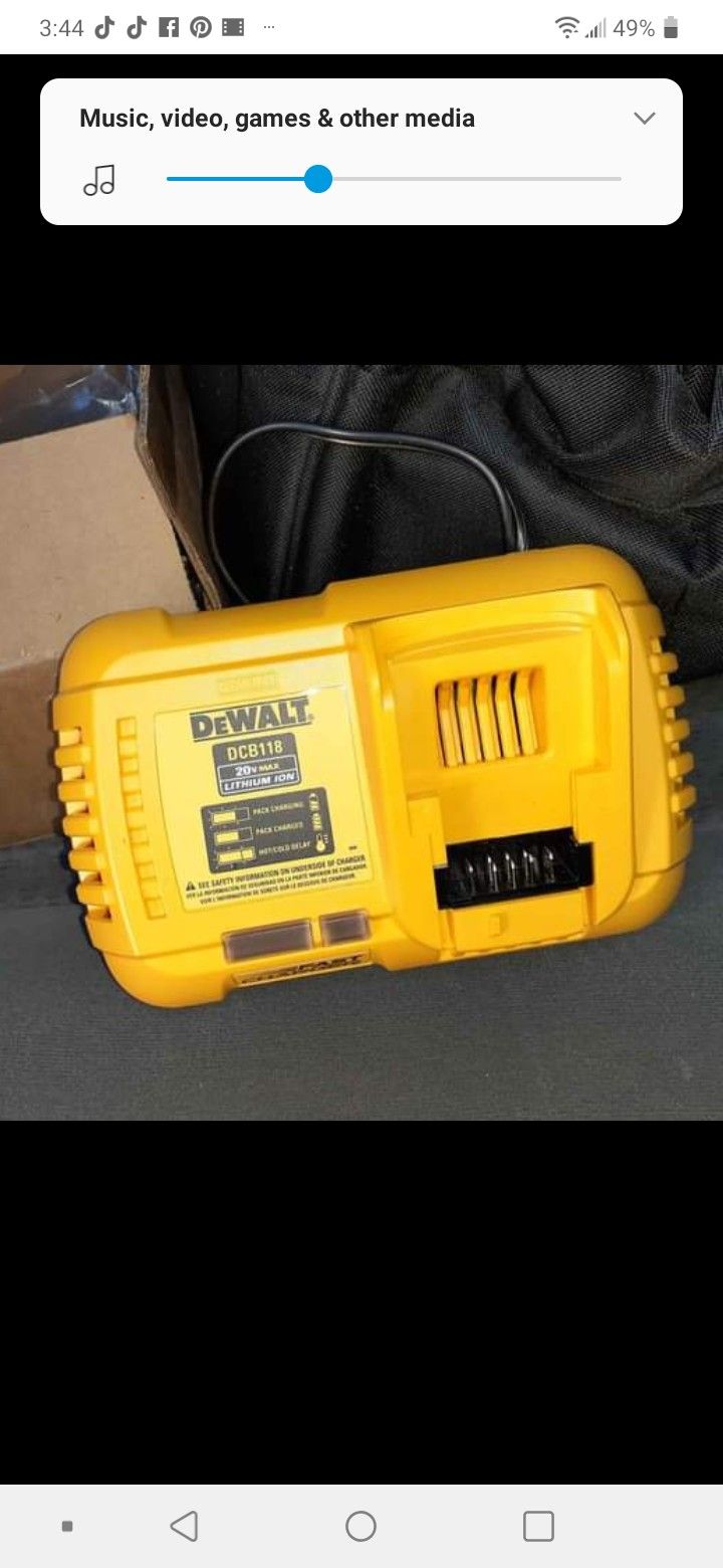 New Dewalt 20v rapid charger (PRICE IS FIRM)