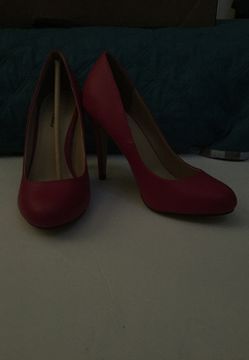 Michael Antonio pink heels size 8