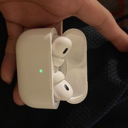 Good condition I upgraded to the 4th generation so I don’t use these anymore