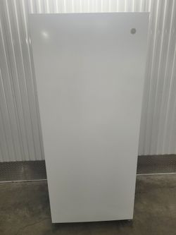 GE 21.3cu ft Garage Ready Upright Freezer Frost-free