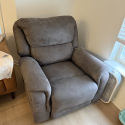 Gray Power Recliner Chair – Comfortable Oversized Accent / Lounge Chair