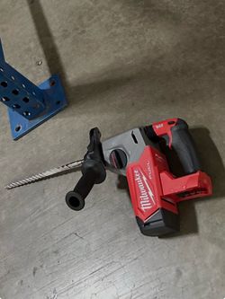 M18 FUEL 18V Lithium-Ion Brushless Cordless 5/8. SDS-Plus Rotary Hammer (Tool-Only)