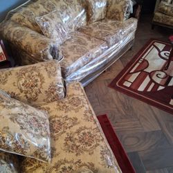 3 Piece VINTAGE SOFA AN LIVING ROOM SET STILL N PLASTIC NEW