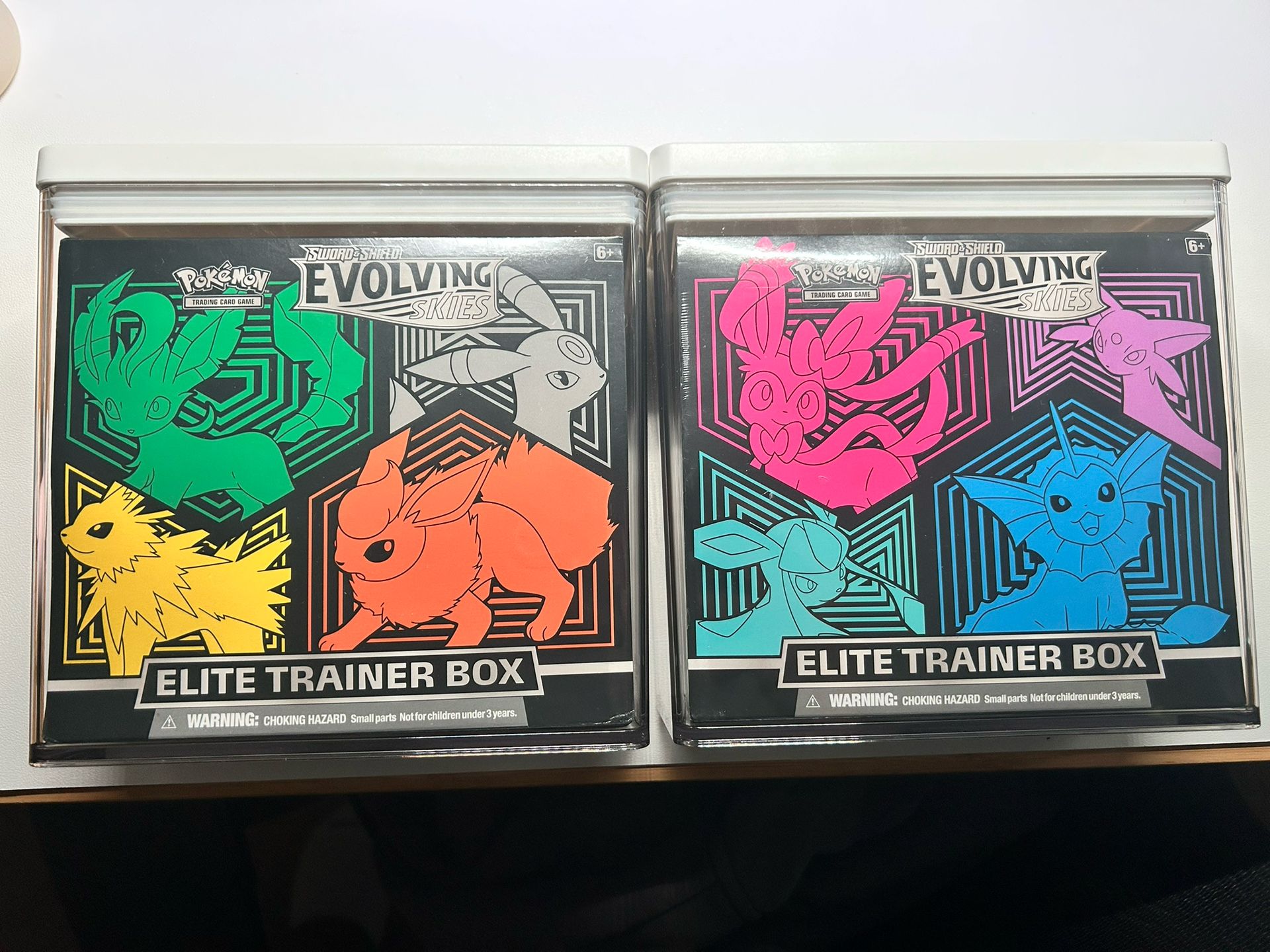 Pokemon Evolving Skies Elite Trainer Box