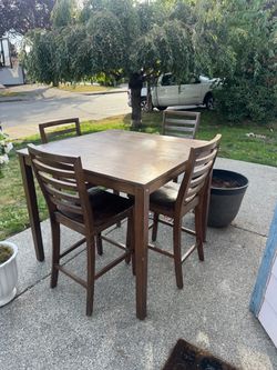 4 chair  dinner table