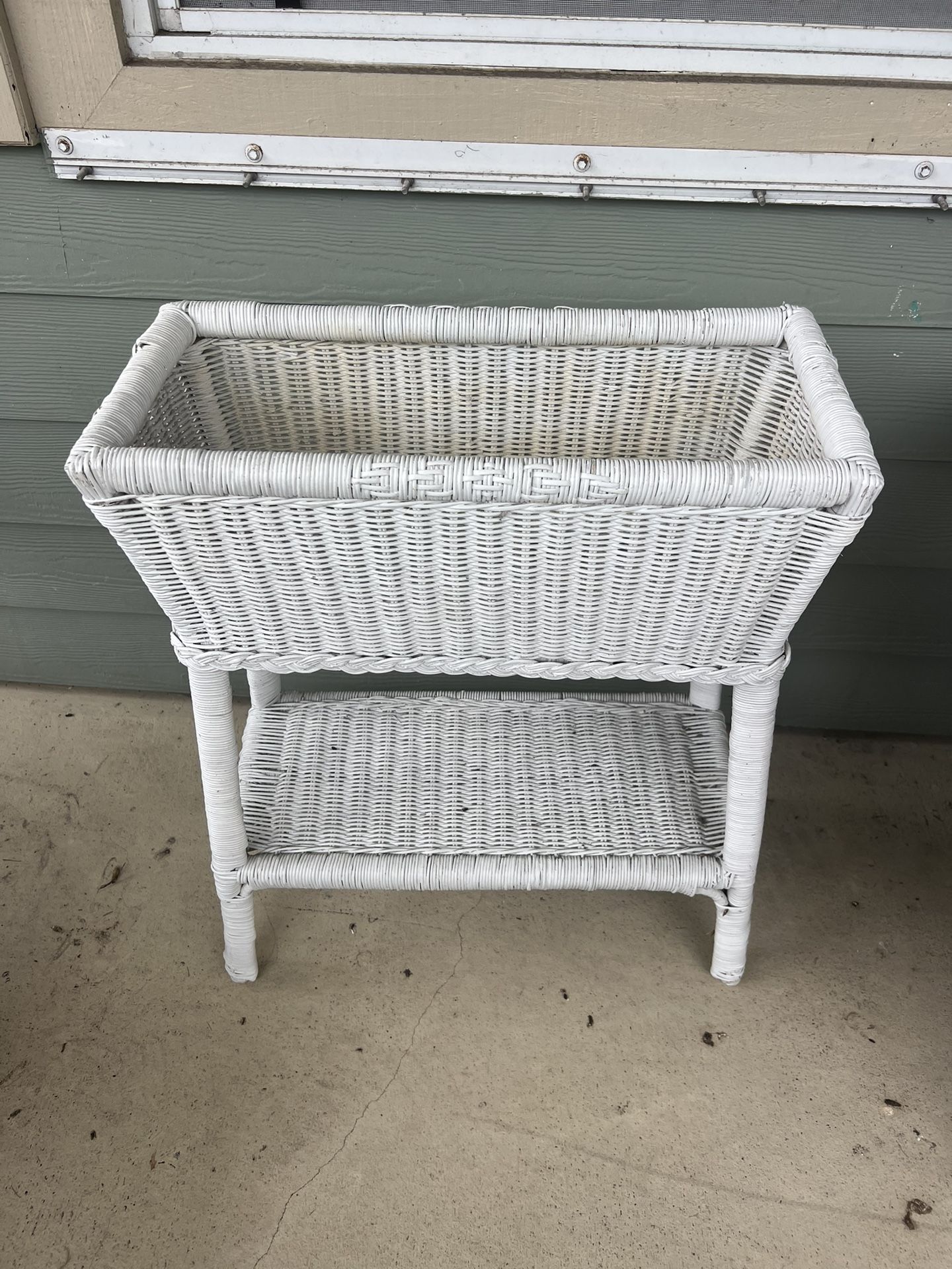 Vintage White Wicker Rectangular Free Standing Planter Plant Stand Beach Shabby Chic Boho