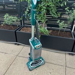 Vacuum-  Shark Rotator