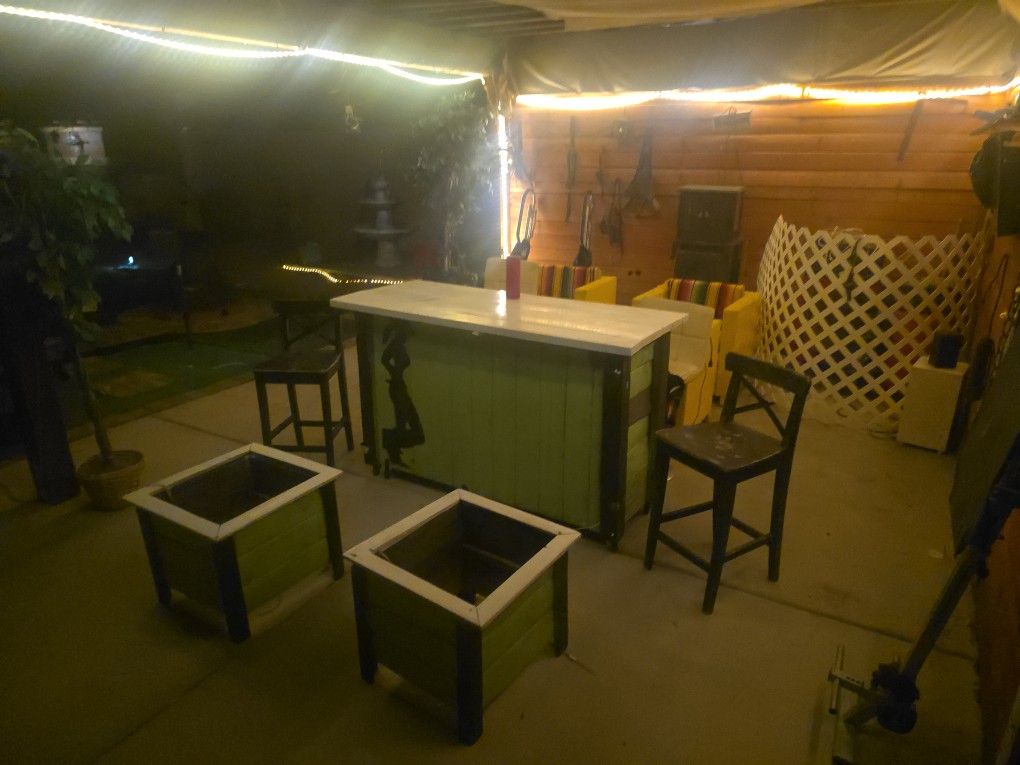 Bar With Planters Whole Set