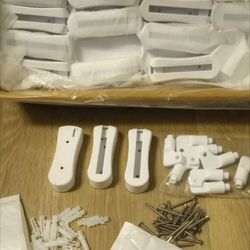 Gilchrist & Soames ABS Plastic Mini Disappearing Bracket Screw Mount, Case of 48