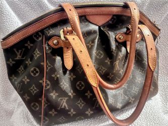Authentic -$650 LOUIS VUITTON PURSE