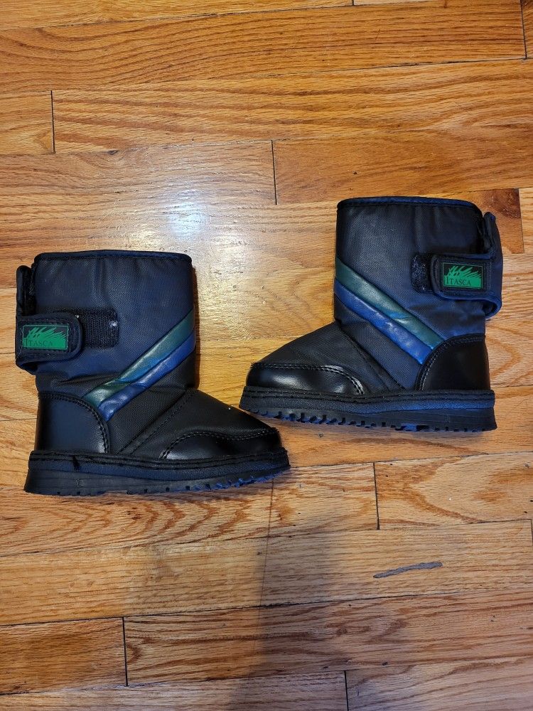Kids Snow BOOTS SIZE 1