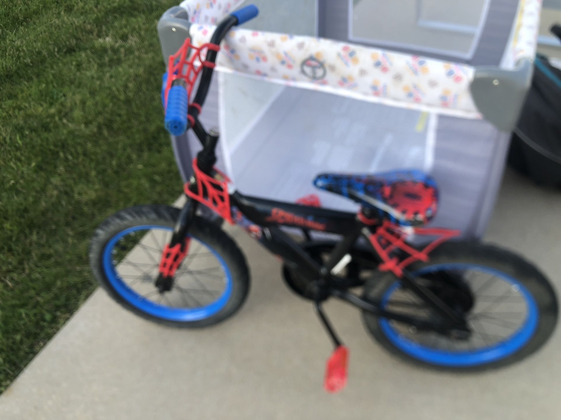 Huffy Marvel Spider-Man 16-Inch Kids Bike