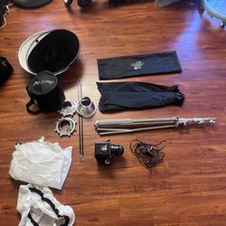 AlienBees B1600 Photography Lighting Kit w/ Softbox, Stand & Accessories
