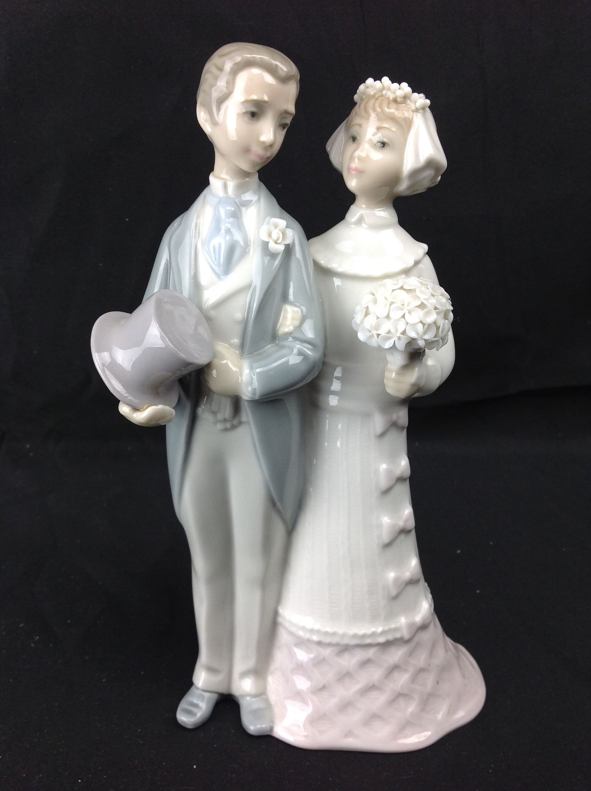 Lladro Wedding Bride & Groom Cake Topper Figurine