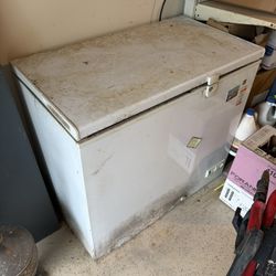 GE Chest Freezer 
