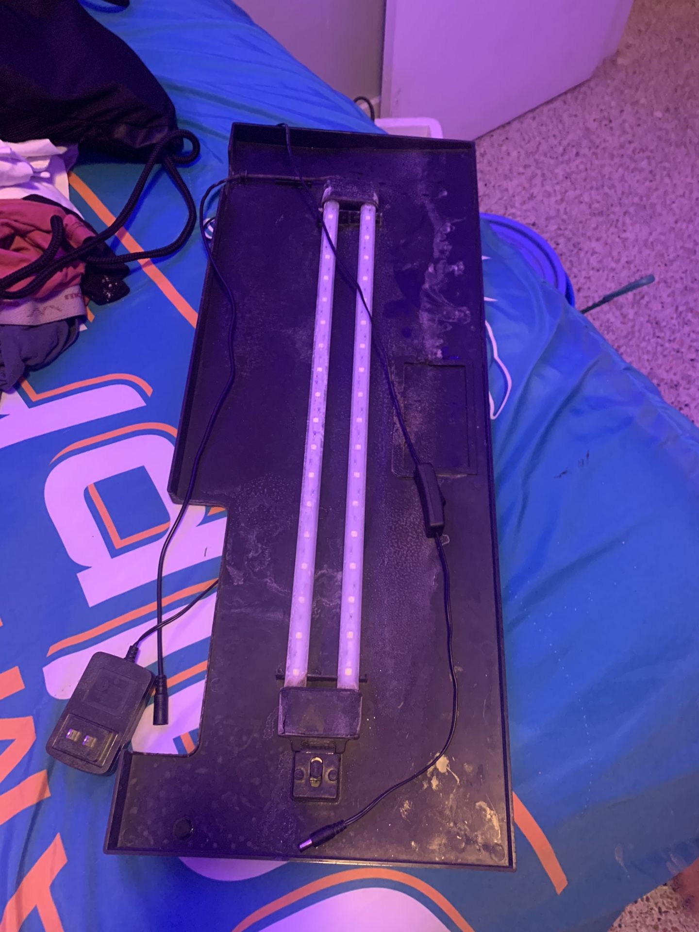 Light On Lid For Tank