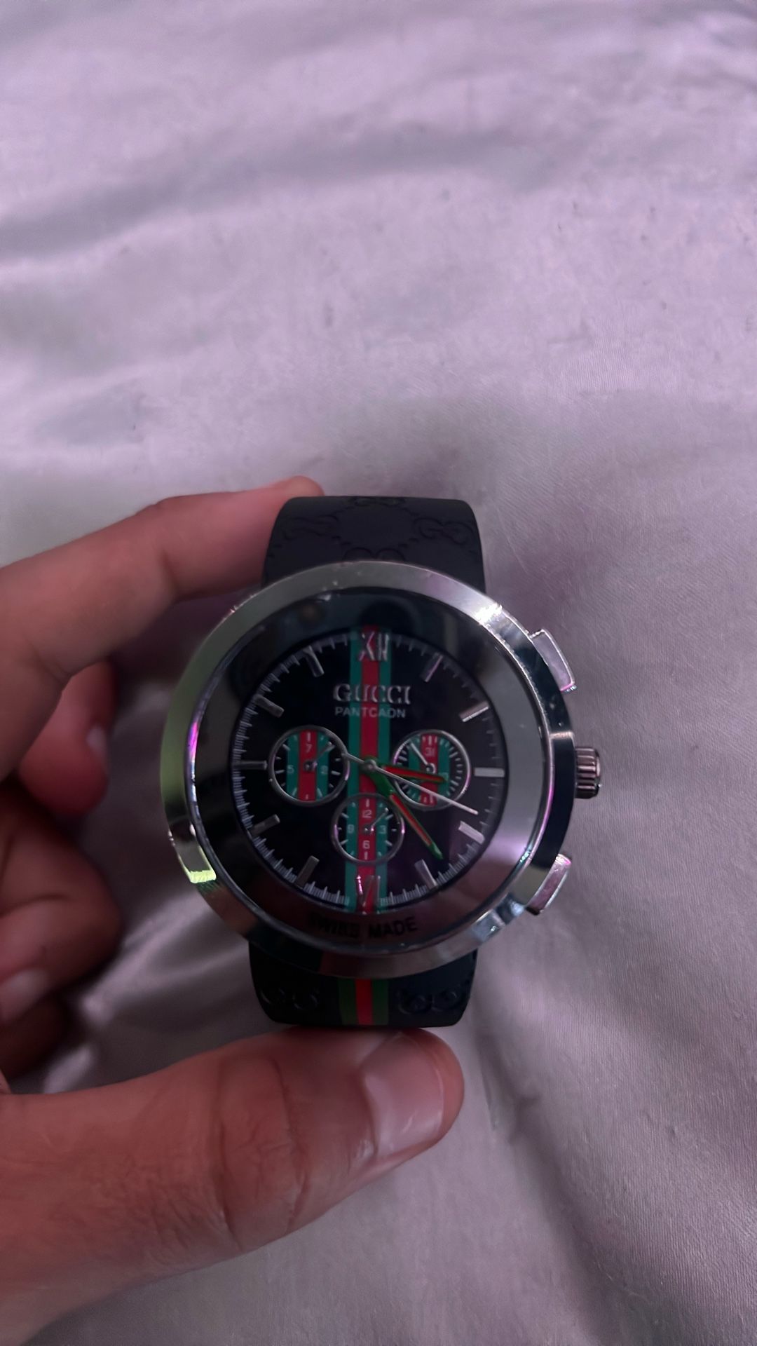 Gucci Men's Leather Strap Wristwatch