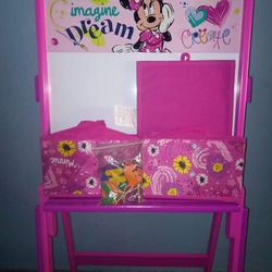 Brand New Minnie Mouse Easel 