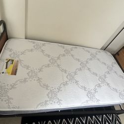 Tween Bed With Mattress 