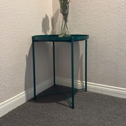 green side table