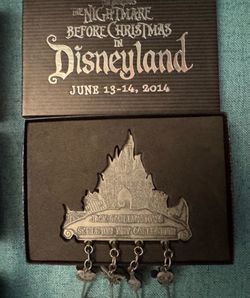 2014 NIGHTMARE BEFORE CHRISTMAS DISNEYLAND JACK SKELLINGTON SKELETON KEY SET PIN