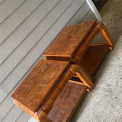 End Tables & A Desk 130$ For All Or Make An Offer 