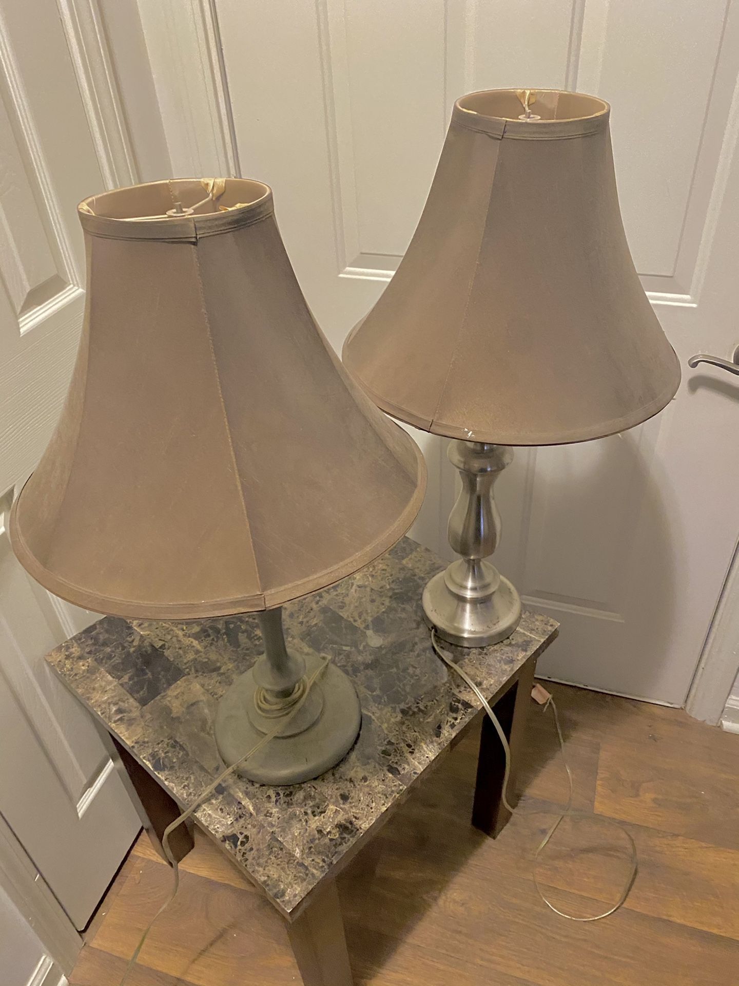 2 lamps