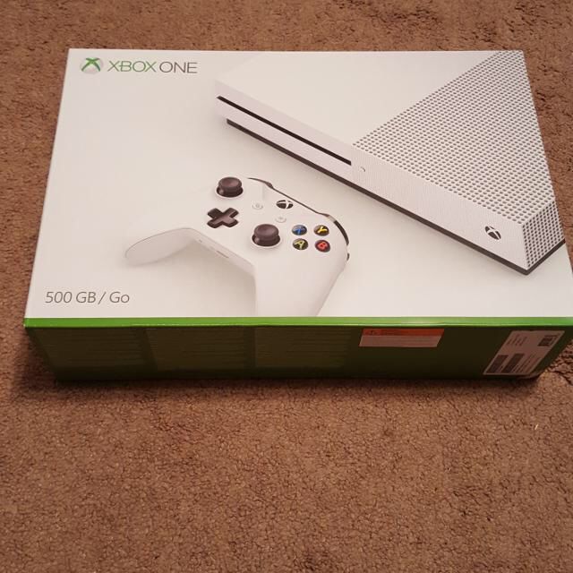 Xbox one 150$ comes with Minecraft